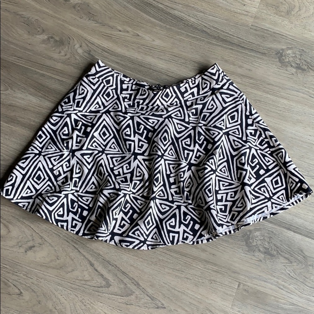 Forever 21 Geometric Mini Skirt
